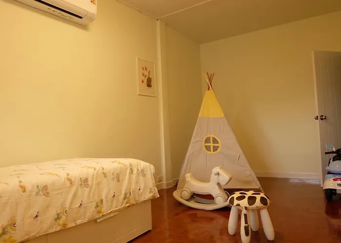 別荘 Phayathai Pink House-3br Family Townhouse Near Ari